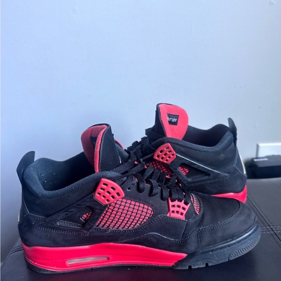 Jordan 4 - Red Thunder - Picture 2 of 8